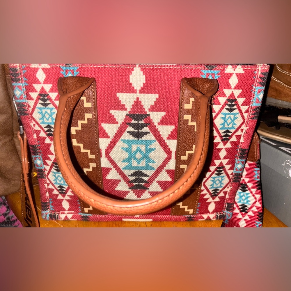 Wrangler Boho Aztec design Crossbody in Red,Blue,Brown,Black and White - Picture 8 of 9